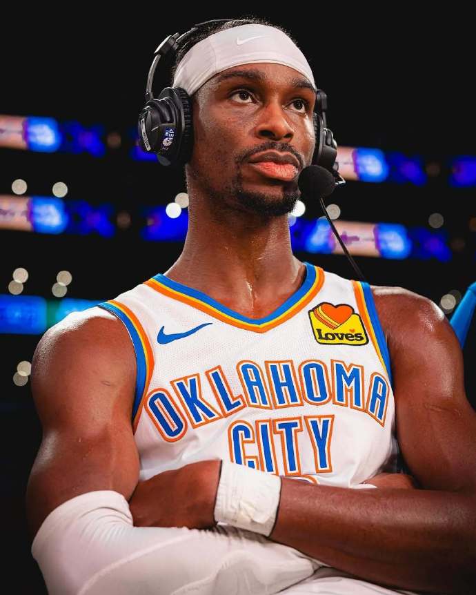 包含俄克拉荷马雷霆转会期再遭质疑，志在NBA季后赛名次提升，形势明朗，资深球员宣示担当的词条